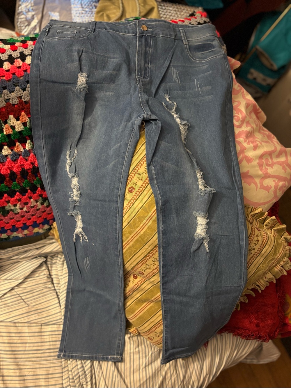 Skinny Jeans Distressed 2XL NWT
